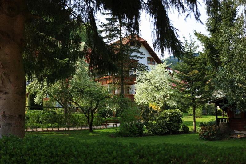 Hotel Garni Cafe Schacher Oberwolfach ภายนอก รูปภาพ