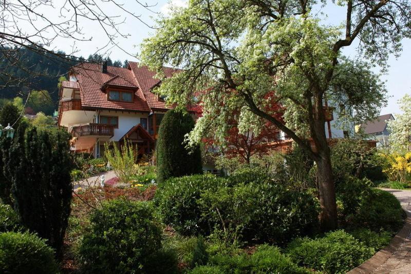 Hotel Garni Cafe Schacher Oberwolfach ภายนอก รูปภาพ