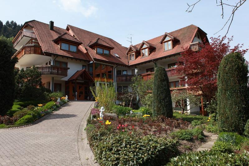 Hotel Garni Cafe Schacher Oberwolfach ภายนอก รูปภาพ